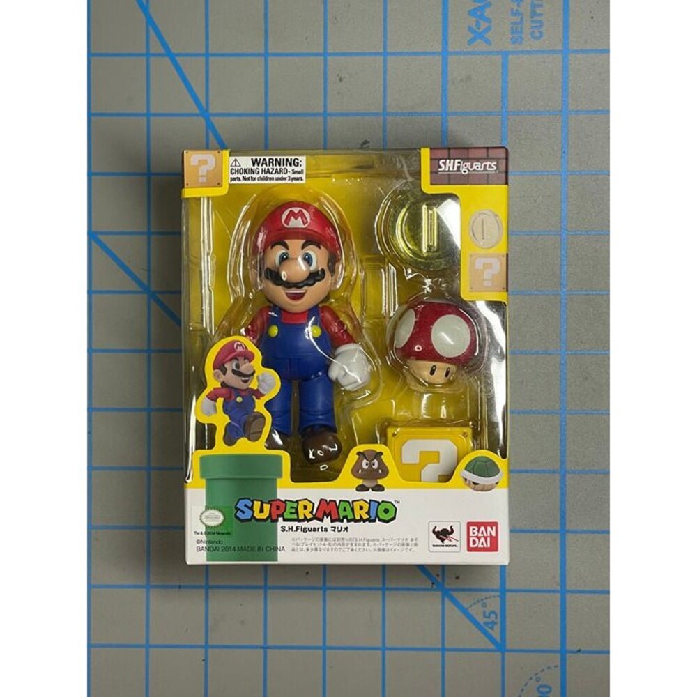 Super Mario S.H.Figuarts Action Figure with Mushroom Coin Version 1.0 2014